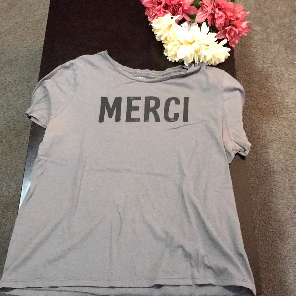 Old navy tee shirt